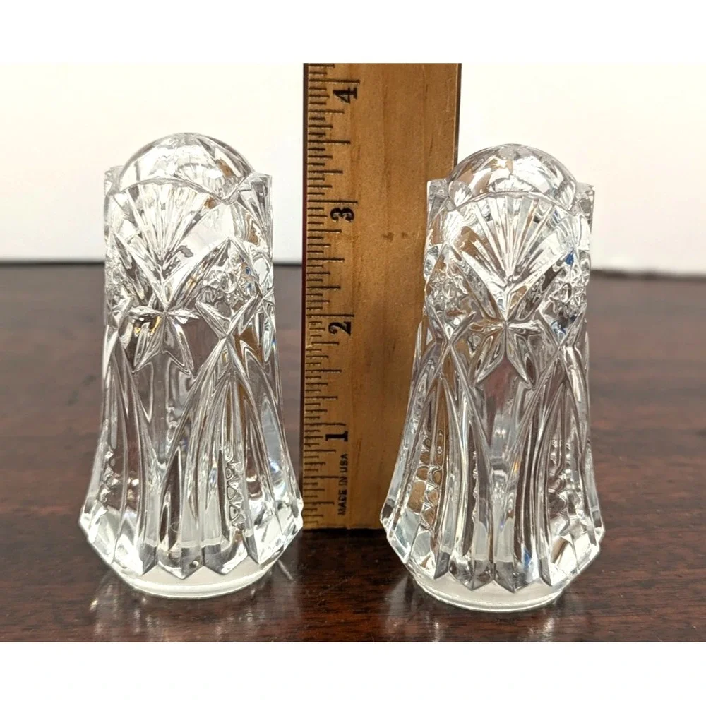 Vintage Clear Pressed Glass Salt Pepper Shakers Starburst Fan Pattern Crystal